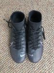 Nike fotbollsskor strl 38,5