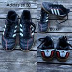 Adidas fotbollsskor inomhus stl 30. 