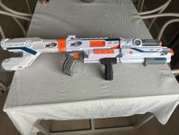 nerf mediator tre bitar och 2 magasin 