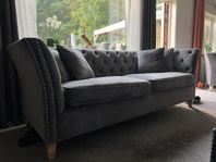 Chesterfield soffa 3 sits med fåtölj färg grå