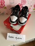 Nike dunks black and white panda 44