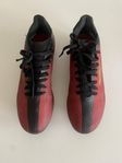 Adidas fotbollsskor storlek 40