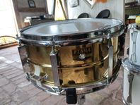 Trumset Tama med cymbaler, Mighty Hoop brass kagge