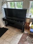 Piano skänkes