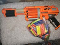 Nerf stor leksakskulspruta med med massa gummiskott