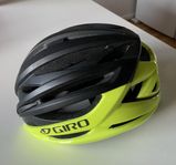 Cykelhjälm GIRO SYNTAX 55-59, 240 gram CE 