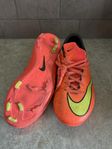 Nike fotbollsskor stl 36