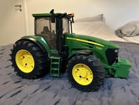 leksakstraktor John deere 7930