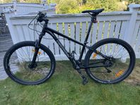 Cannondale Trail 8 Mtb 27,5 tum 