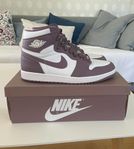 Nike Air Jordan 1 Retro High - White Sky, storlek 45