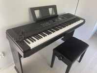 Yamaha Portable Grand DGX650 Digitalpiano med pall