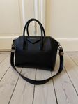 Givenchy Antigona strl small ”grained leather” 