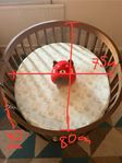 Wooden round baby crib with 3 positions and silicone wheel