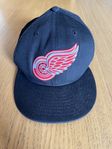 Detroit Red Wings NHL keps stl. S/M