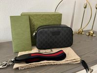 Gucci GG Supreme Messenger Bag NYSKICK