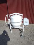 Betong / cementblandaren - tombola - brocka Obs 165 liter.