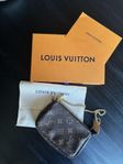  Louis Vuitton Mini Pochette Accessoires Monogram Canvas. 