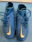 Fotbollsskor Nike Phantom stl 41 / UK7 - NYA