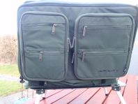  Daiwa Infinity Bivvy Tackle Table”