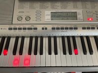 Keyboard Casio LK-270 Key Lightning System USB/SD + Stativ