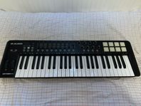 M-Audio Oxygen 49 keyboard midi