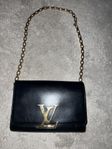 Louise Chain Louis Vuitton