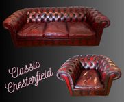 Klassisk Chesterfield 3-sits soffa med tillhörande fåtölj