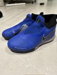 nike fotbollsskor / gympaskor 34