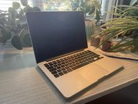 MacBook Pro Retina, 13”, tidigt 2015, 128 GB