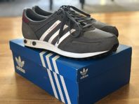 ADIDAS SKOR