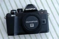 Olympus E-M10 Mark II med 3 batteri