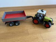 Claas traktor med släp