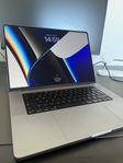 Macbook Pro 2021 M1 16,2" 16gb ram i nyskick