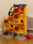 Fisher Price Little People bilgarage