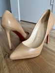 Christian Louboutin skor, storlek 39