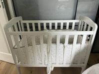 Spjälsäng / bedside crib