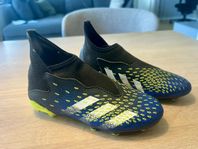 Fotbollsskor barn Adidas Predator stl 32