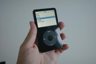 Apple iPod Classic 30GB - Gen 5 - With New Cable