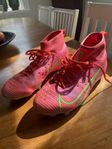 Fotbollsskor Nike Superfly