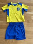 Sverige fotbollströja och shorts storlek 86/92