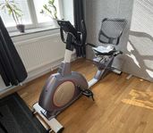 Sittande motionscykel med Bluetooth träningsapp