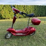 E-Scooter med förvarimgsbox