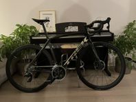 Trek Emonda SL6 eTap AXS Svart Prisma/Svart