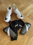 Nike Fotbollsskor stl 35