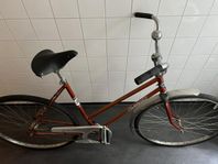 Cresent klassisk damcykel i retro design 27”