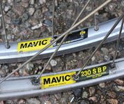 Mavic fälgar 26" Deore LX nav 8-delad kassett (ena defekt) 