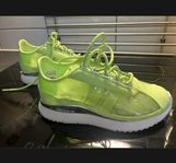 lime gröna adidas skor 