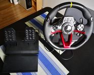 Hori ratt-pedalställ till PS4 och PC