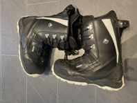 snowboard boots 42