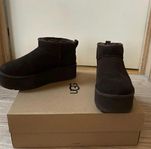 UGGs mini platform 40